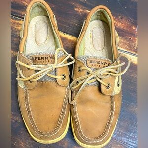 Tan Sperry Topsiders. Women’s 6.5